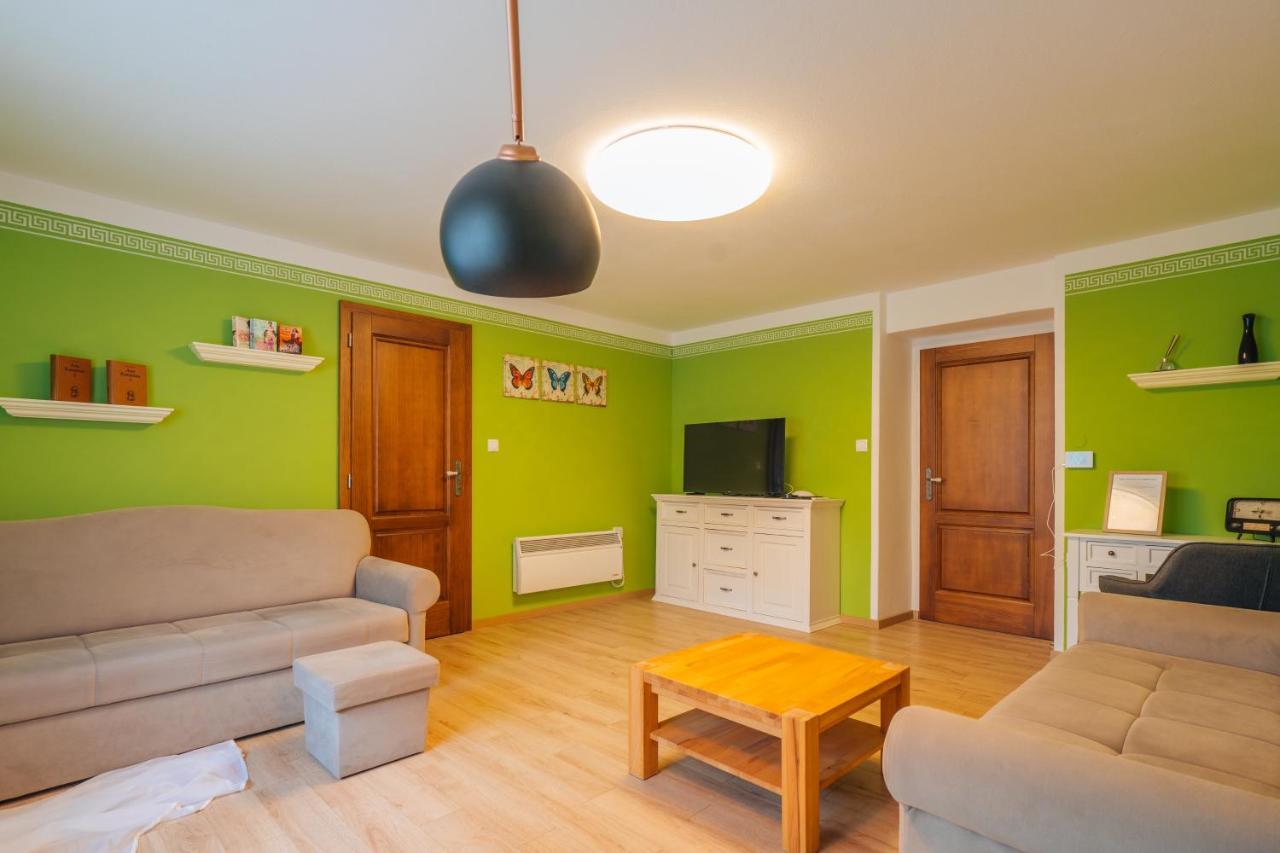 Stol Apartments Zirovnica Exterior photo