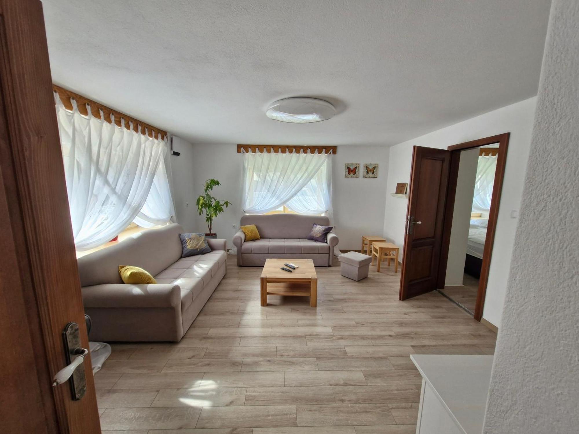 Stol Apartments Zirovnica Exterior photo